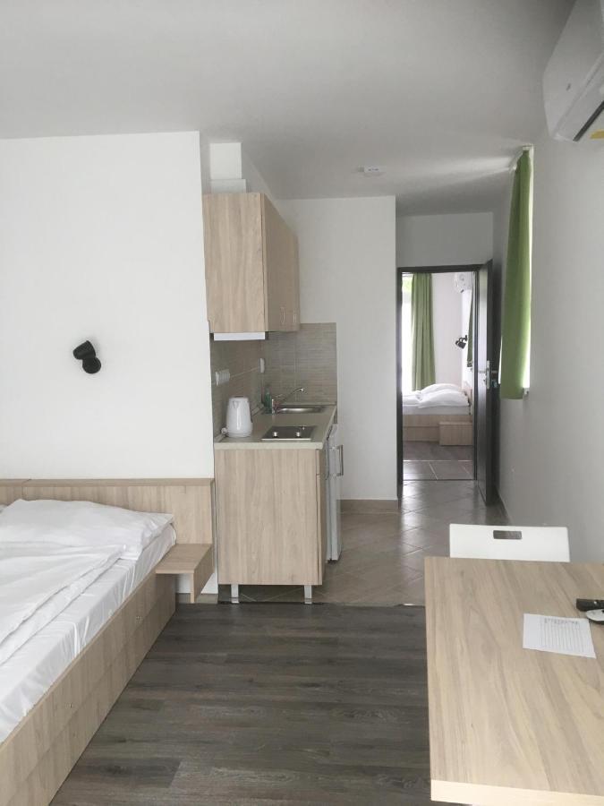 Apartmanhotel Baraton*** Balatonfured Bagian luar foto